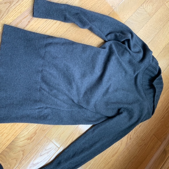 Cache Sweater - Picture 5 of 5